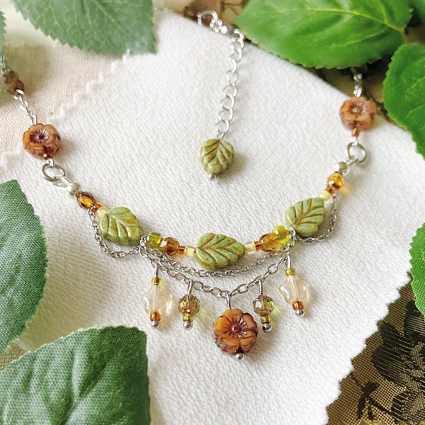 Autumn bloom necklace